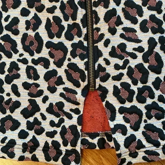 Maeve cheetah pencil skirt size xs- full zip back polyester cotton blend - Picture 6 of 6